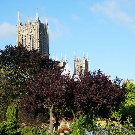 West Wing D'Isney Place. Lincoln Buitenkant foto