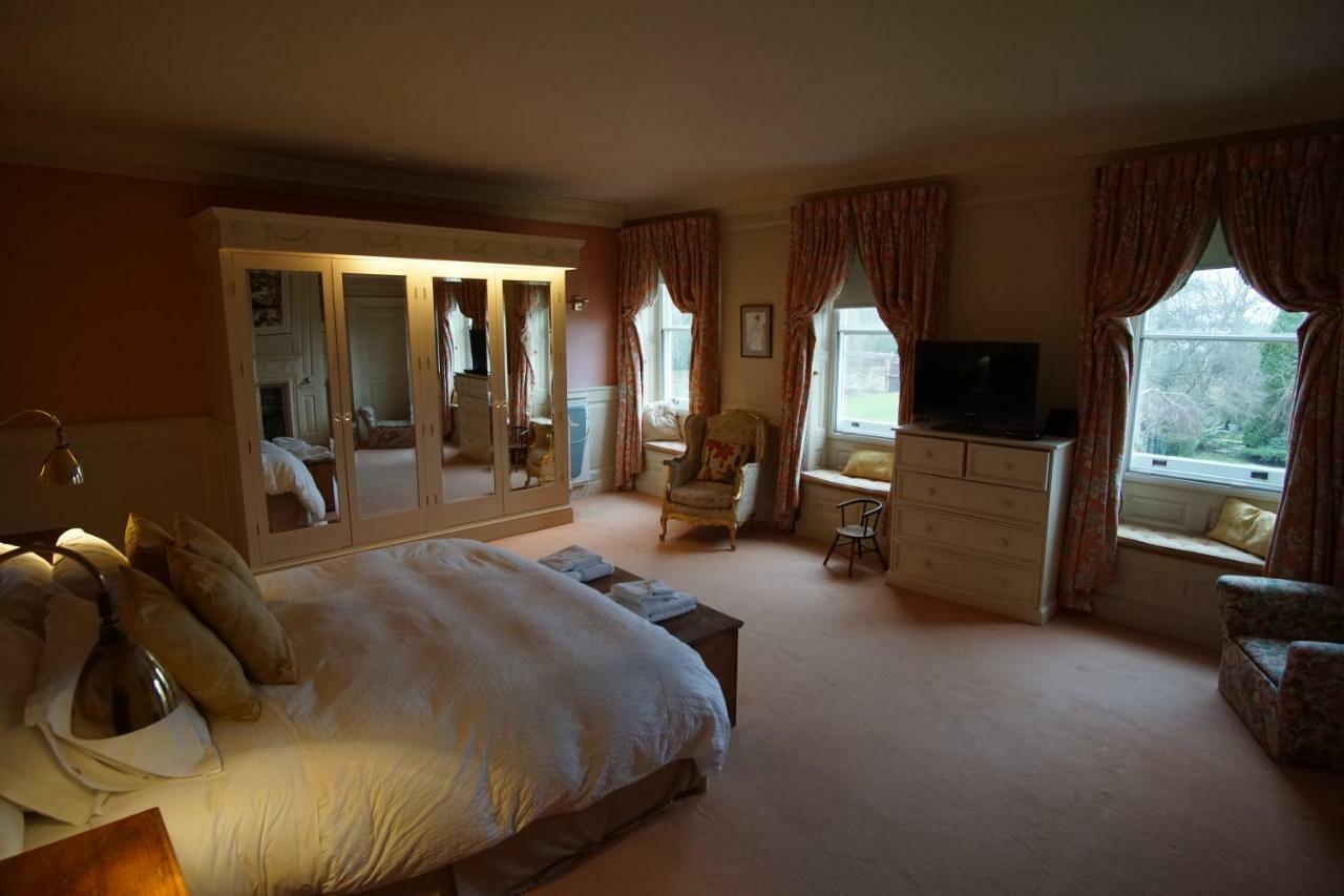 West Wing D'Isney Place. Lincoln Buitenkant foto